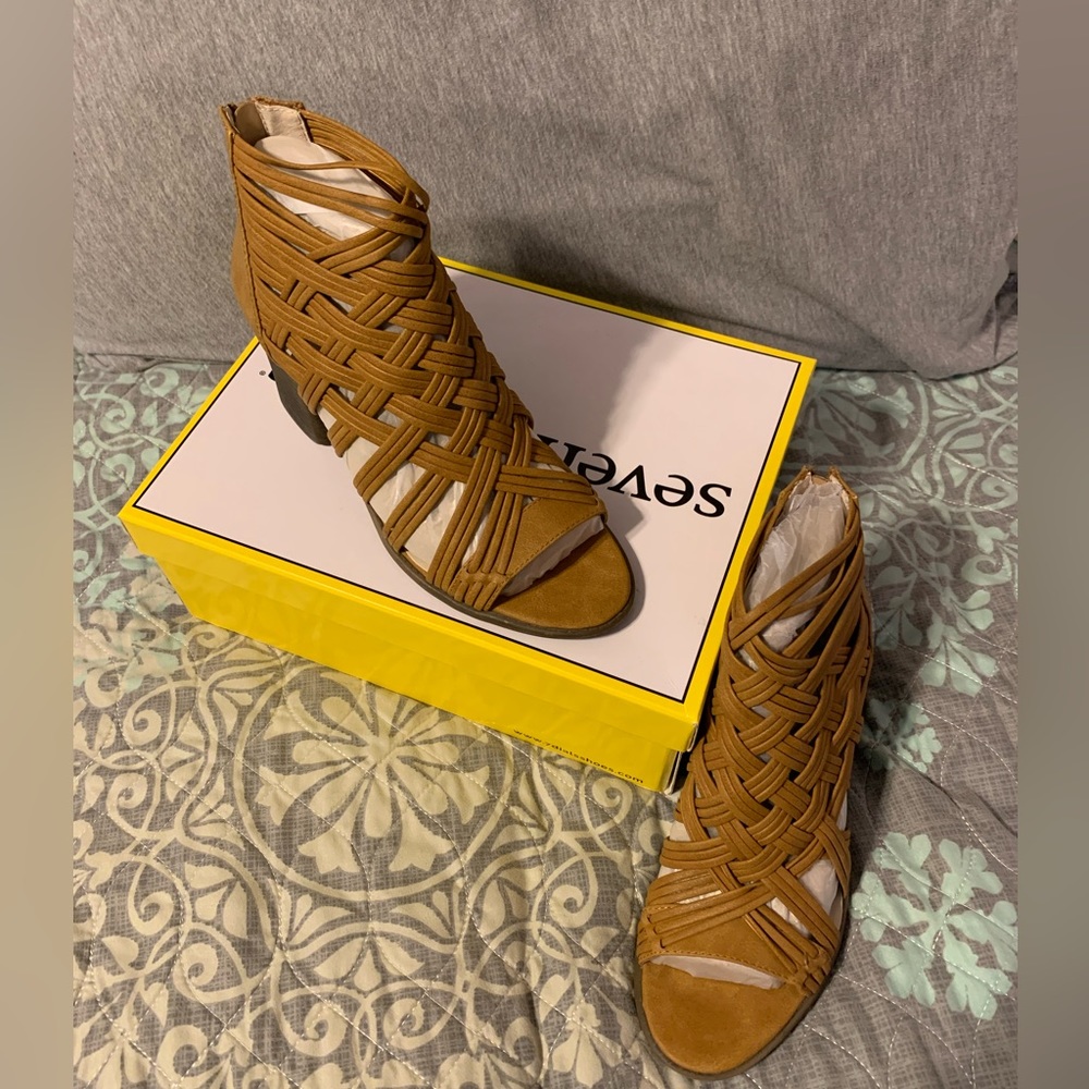 Seven Dials Women’s Sandals Size 8